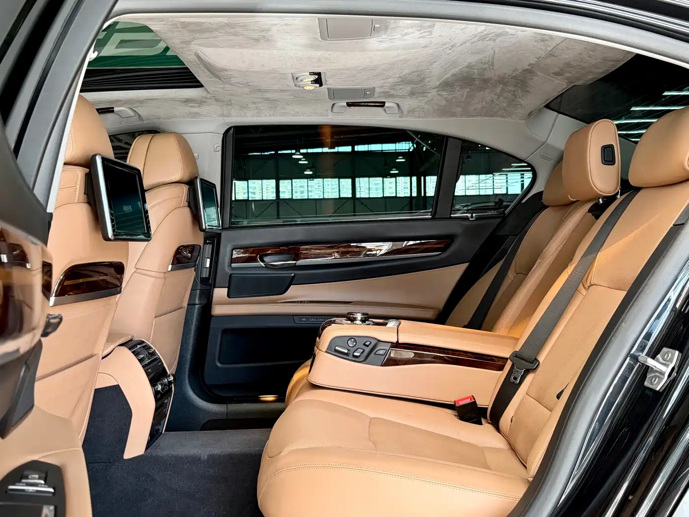 BMW 7 Series 2013 Model 760Li фото 31