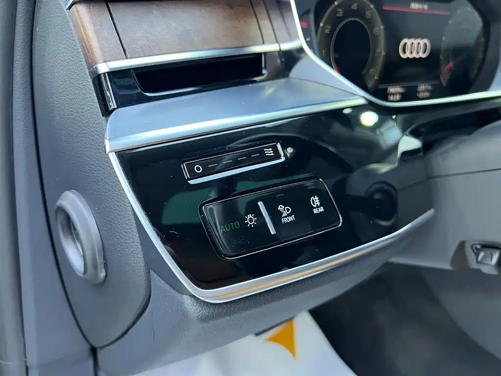 Audi A8 2021 A8L 55 TFSI quattro Luxury фото 20