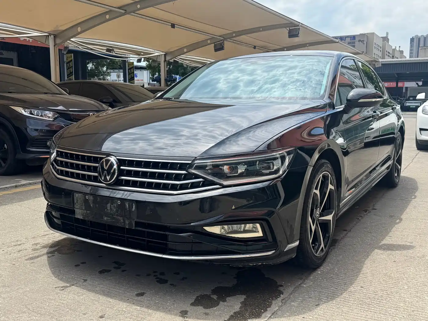 Volkswagen Magotan 2023 2 Million Units Anniversary Edition 330TSI DSG Leading Type