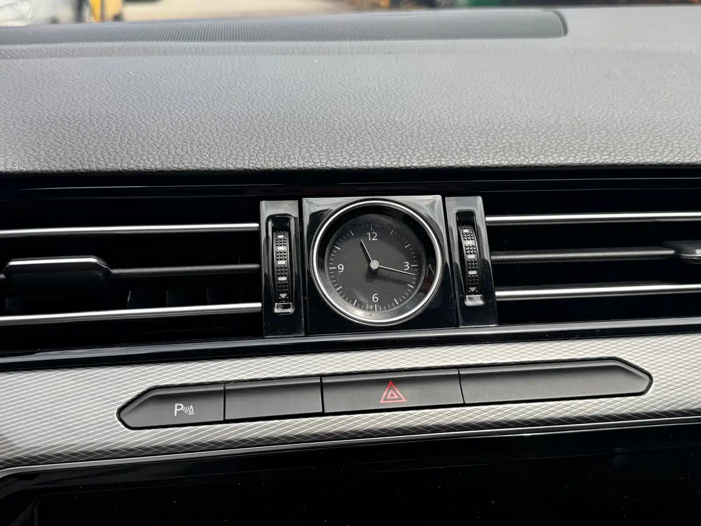 Volkswagen Magotan 2023 2 Million Units Anniversary Edition 330TSI DSG Leading Type фото 12