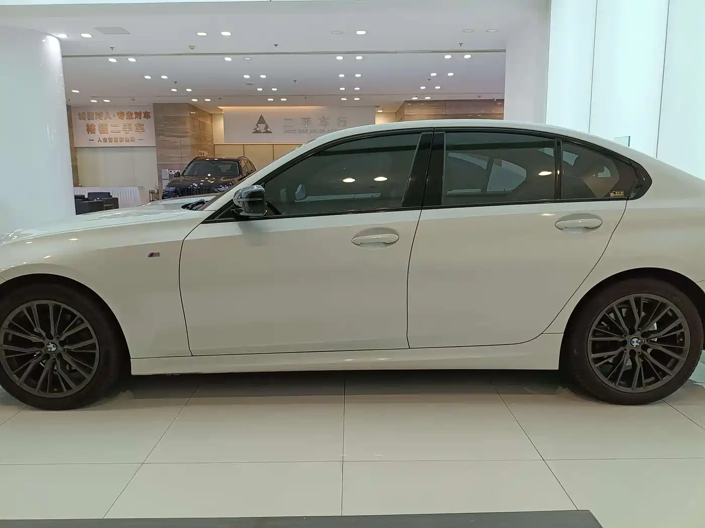 BMW 3 Series 2023 325i M Sport Black Night Package фото 4