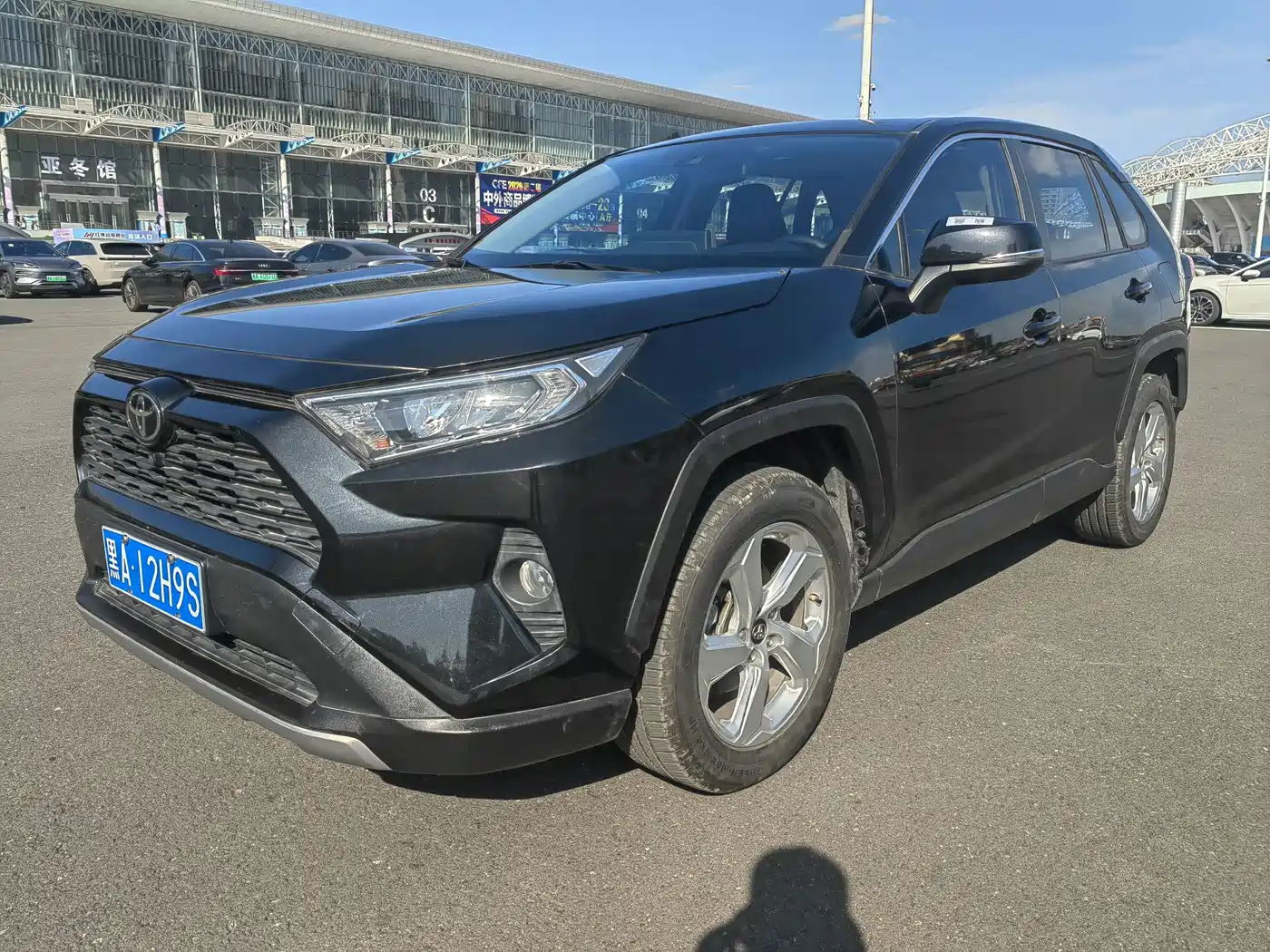 Фото 1 - Toyota RAV4