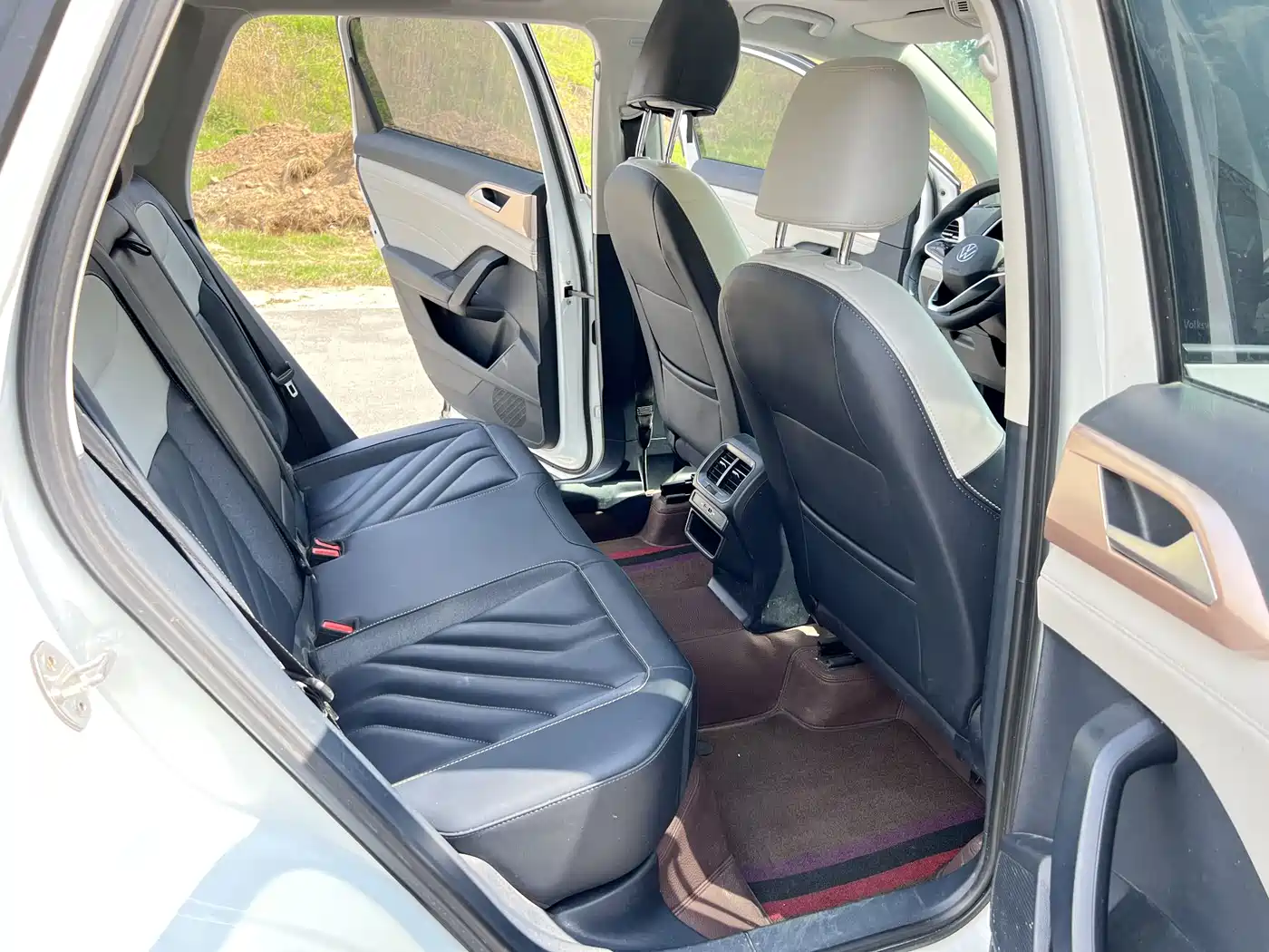 Volkswagen Tharu 2023 300TSI 2WD Bright Moon Edition фото 14