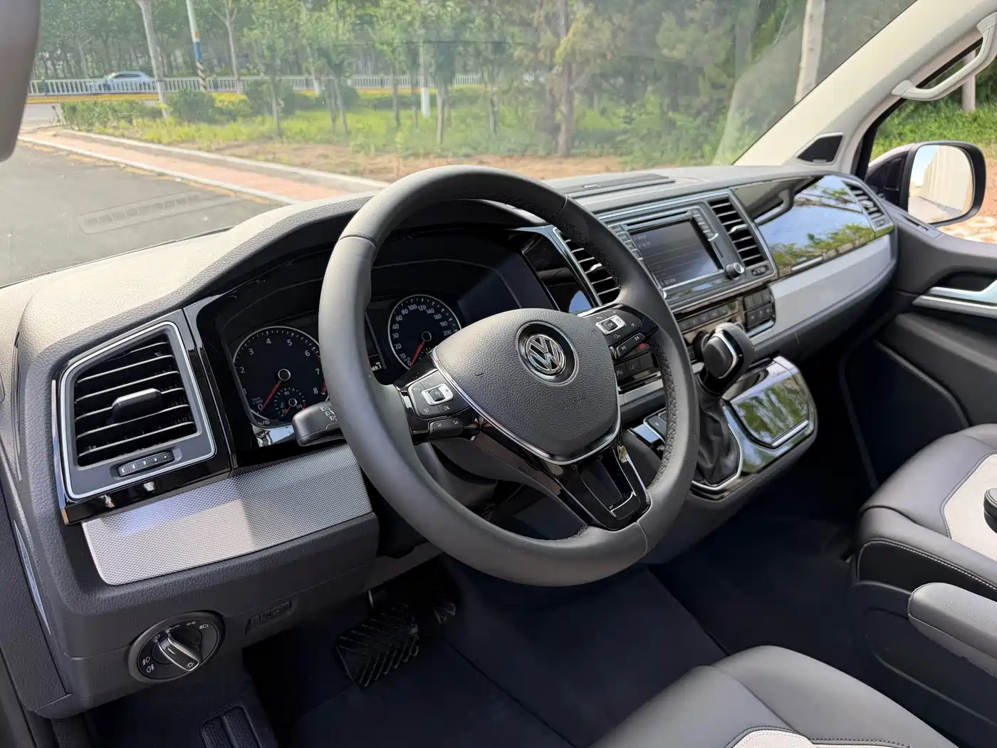 Volkswagen Multivan 2017 2017 2.0TSI AWD Premium Edition 7-Seater