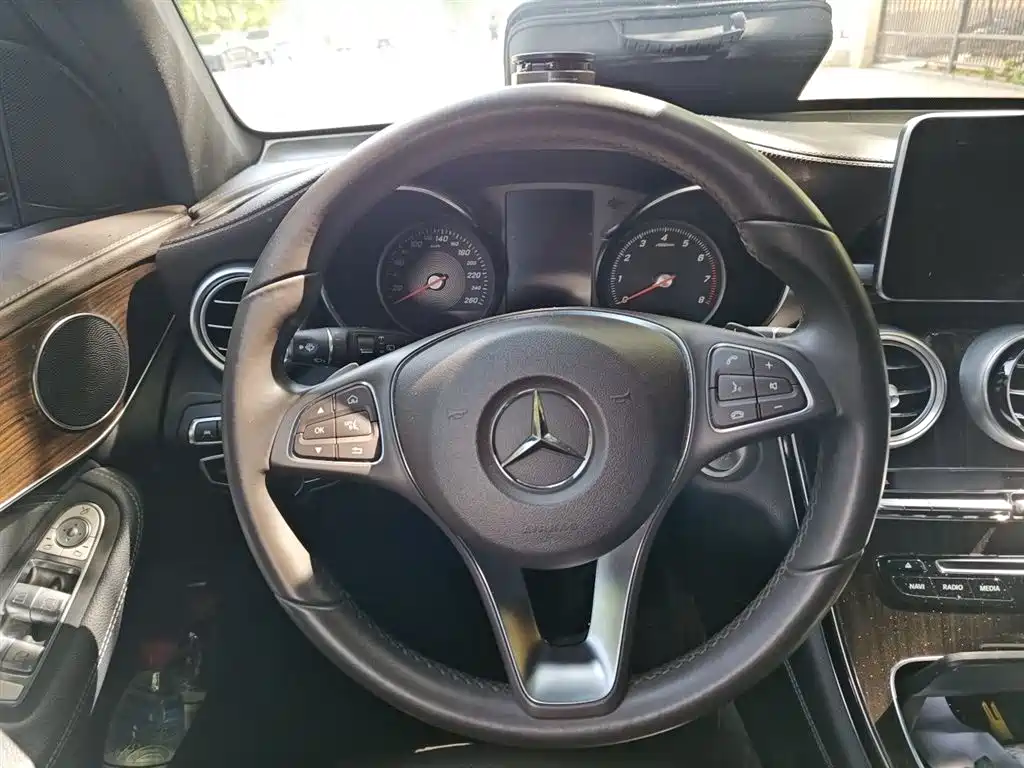 Mercedes-Benz GLC 2017 GLC 260 4MATIC Luxury фото 7