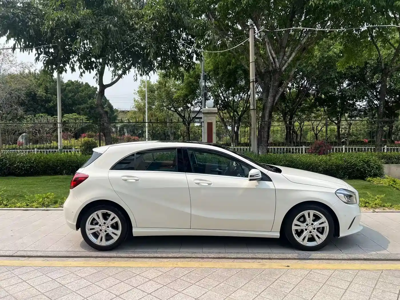 MERCEDES-BENZ A CLASS