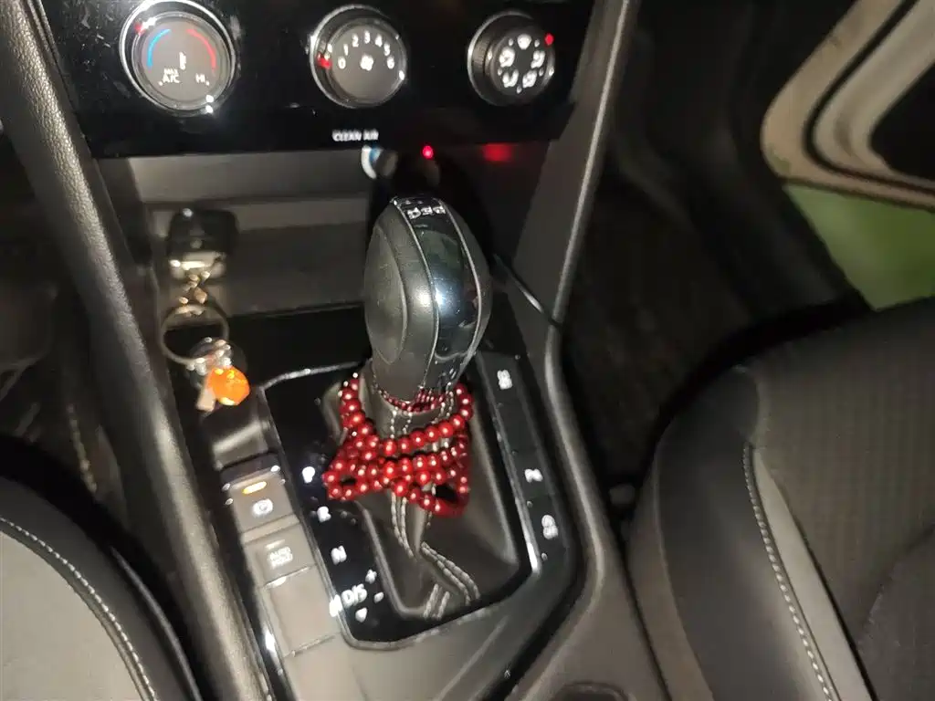 Volkswagen Tharu 2019 280TSI 2WD R-Line China V фото 7