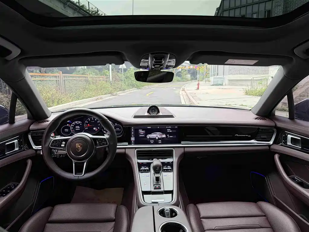 صورة 12 - Porsche Panamera