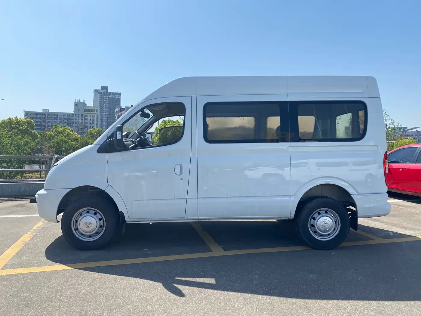 SAIC Maxus Xintu V80 2017 2.5T 6-speed manual Aoyun Tong China V short wheelbase medium roof 5/6/10 seats фото 3