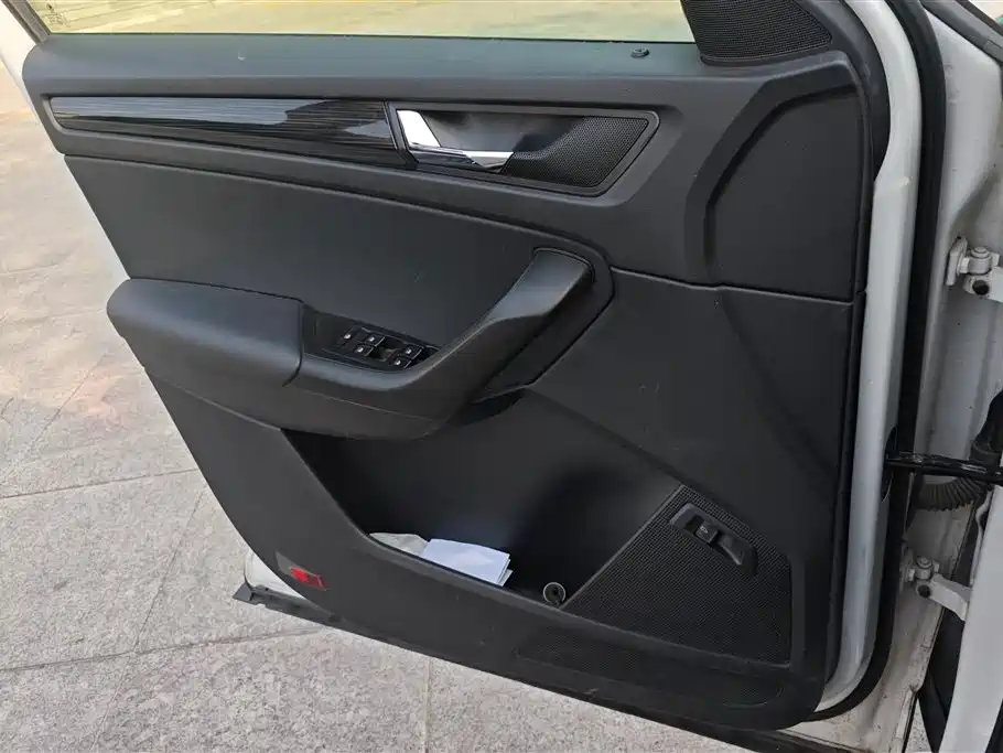 Škoda Kodiaq 2018 Facelift TSI330 5-seat 2WD Premium Luxury Edition фото 7