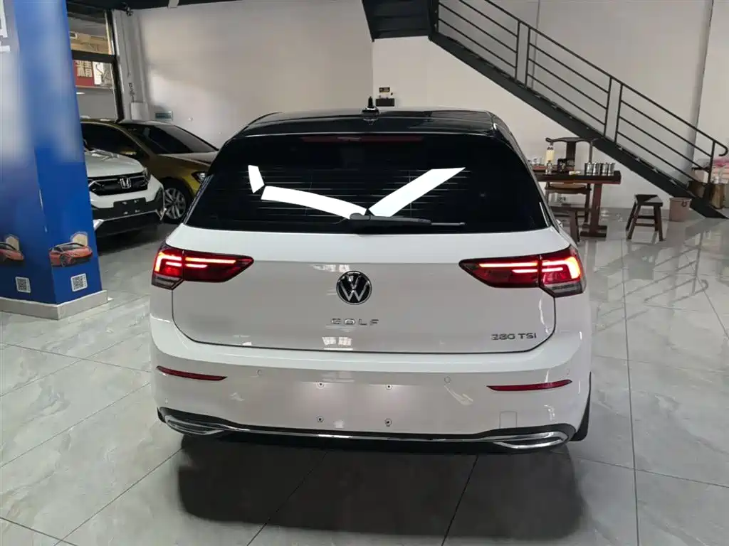 Volkswagen Golf 2023 280TSI DSG Pro фото 6