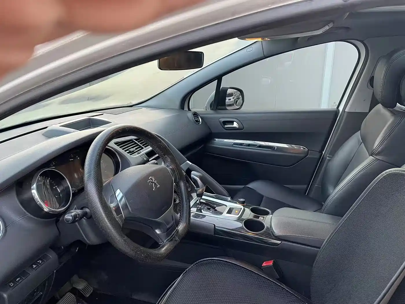 Peugeot 3008 2015 2.0L Automatic Classic Edition фото 11