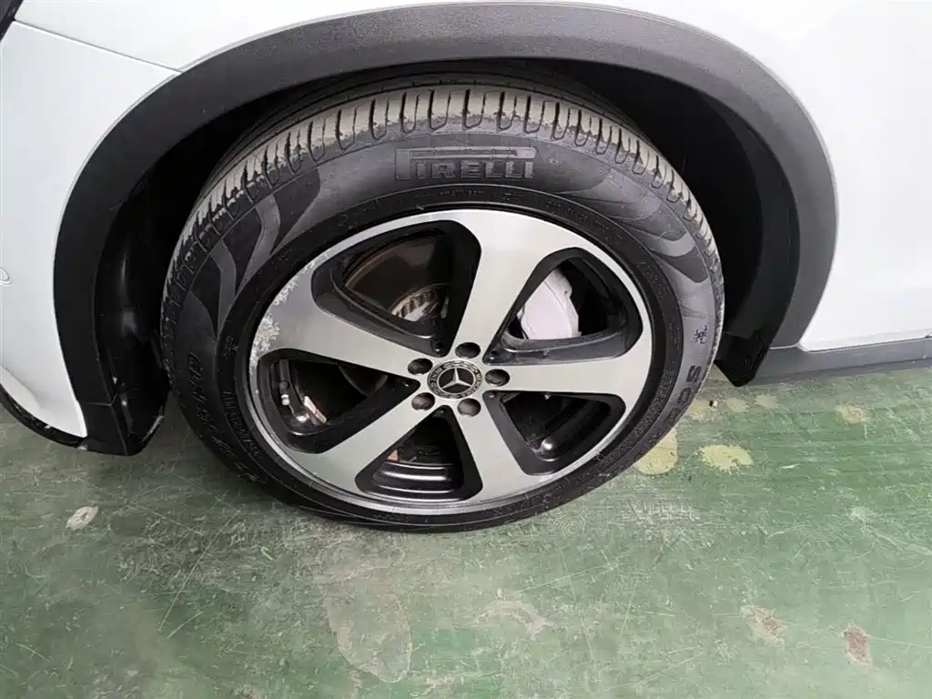 Mercedes-Benz GLC Coupe 2018 GLC 200 4MATIC Coupe SUV фото 23