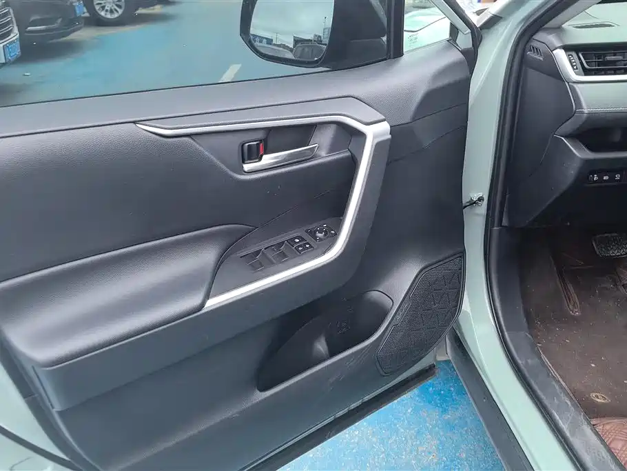 Toyota RAV4 Rongfang 2022 2.0L CVT 2WD Trend Plus Edition фото 7