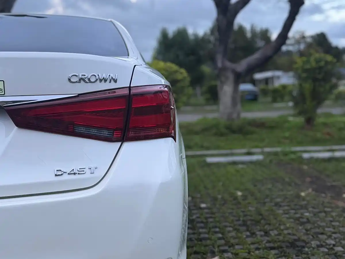 Toyota Crown 2015 2.0T Fashion фото 5