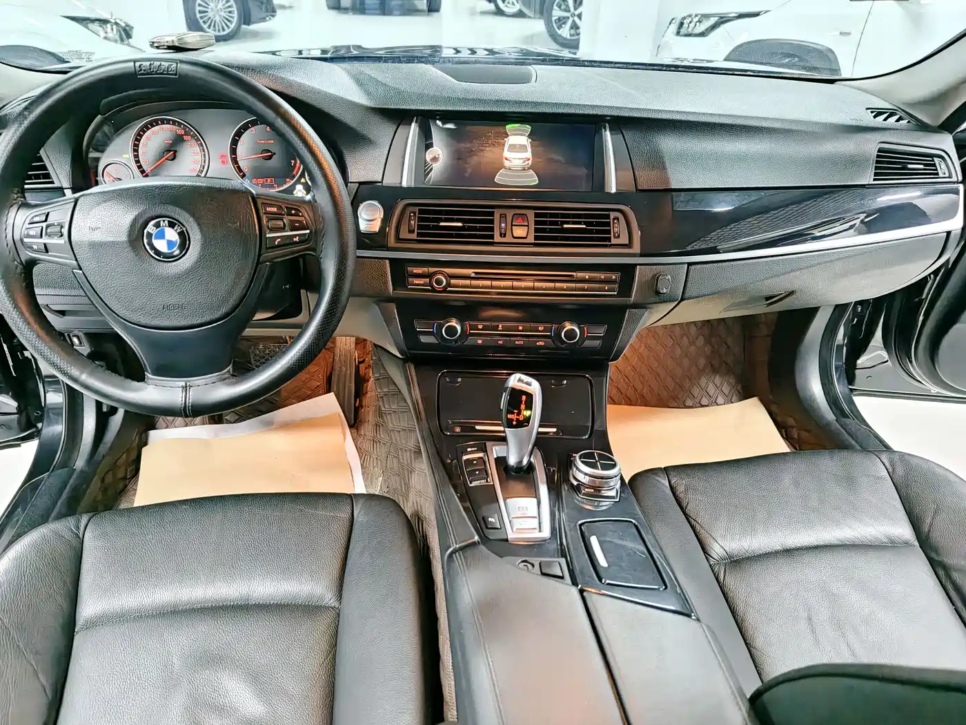 BMW 5 Series 2013 520Li Elegance фото 7