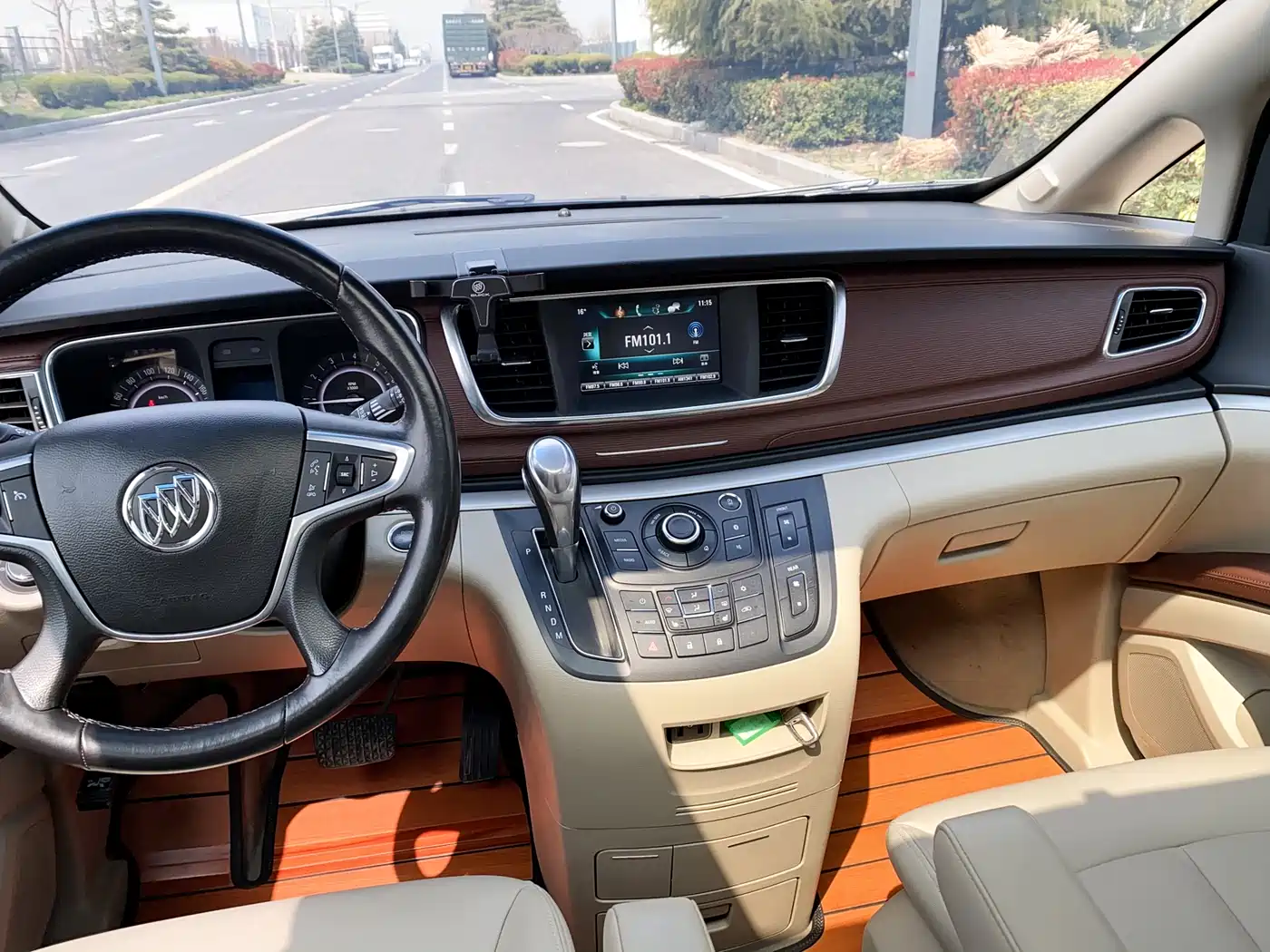 Buick GL8 2018 28T Premium Model China VI фото 19