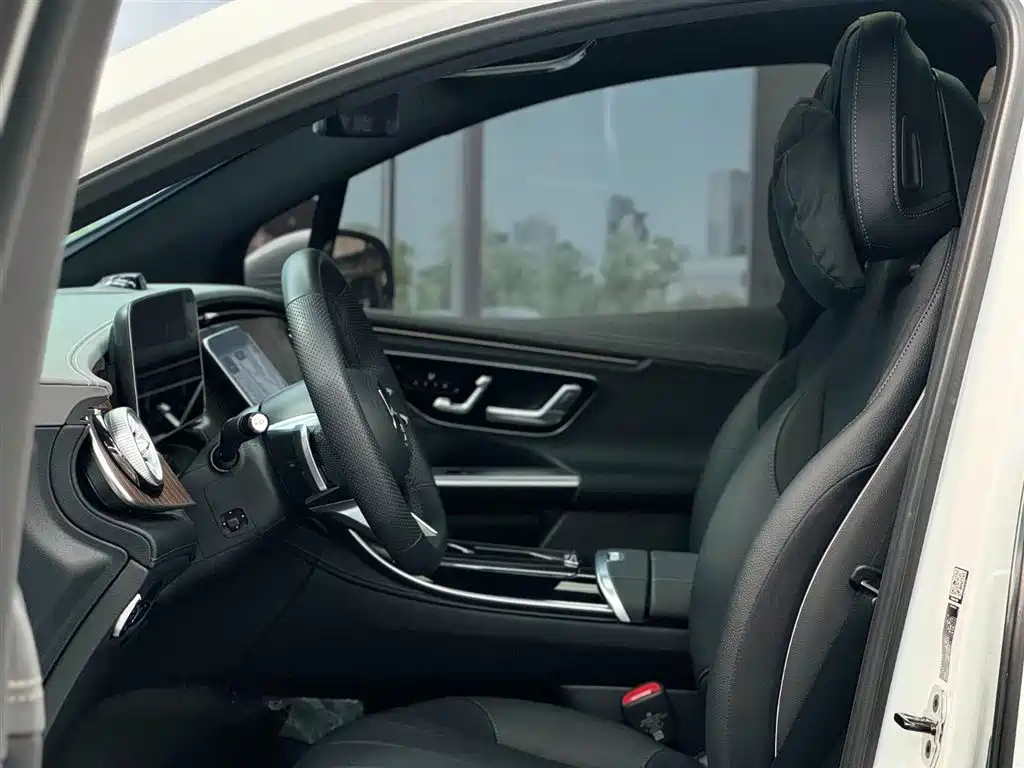 MERCEDES-BENZ EQE SUV