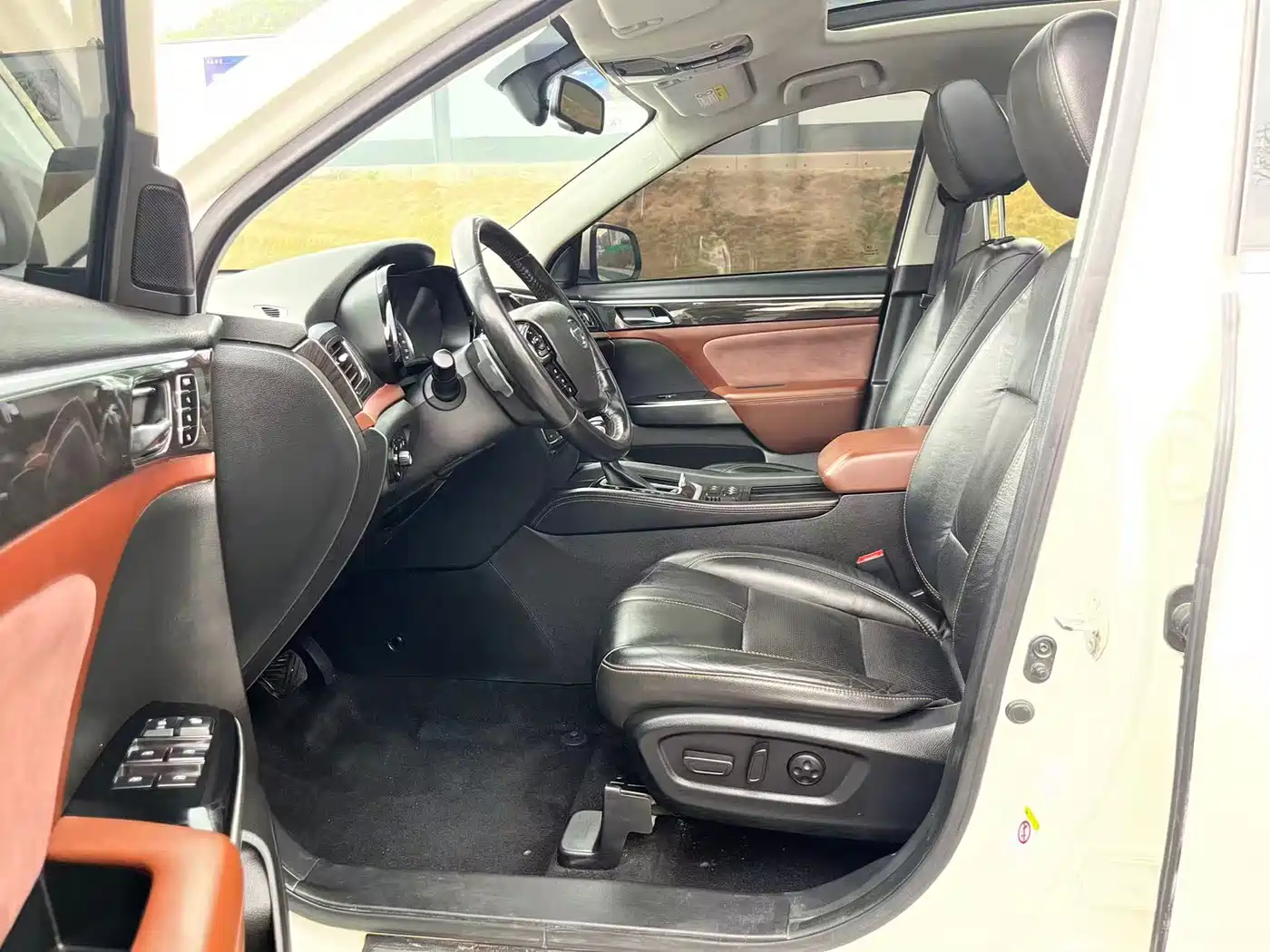 GAC Trumpchi Trumpchi GS8 2017 320T 2WD Luxury Smart Connect (7-seater) фото 5
