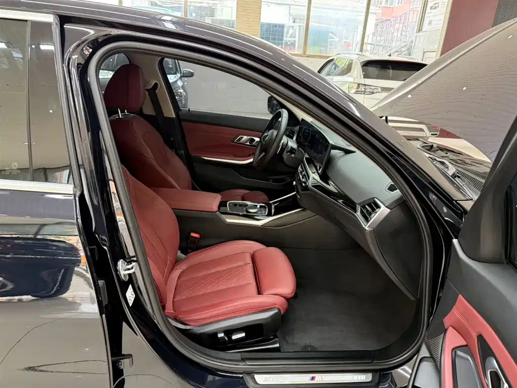 BMW 3 Series 2023 320Li M Sport Package фото 11
