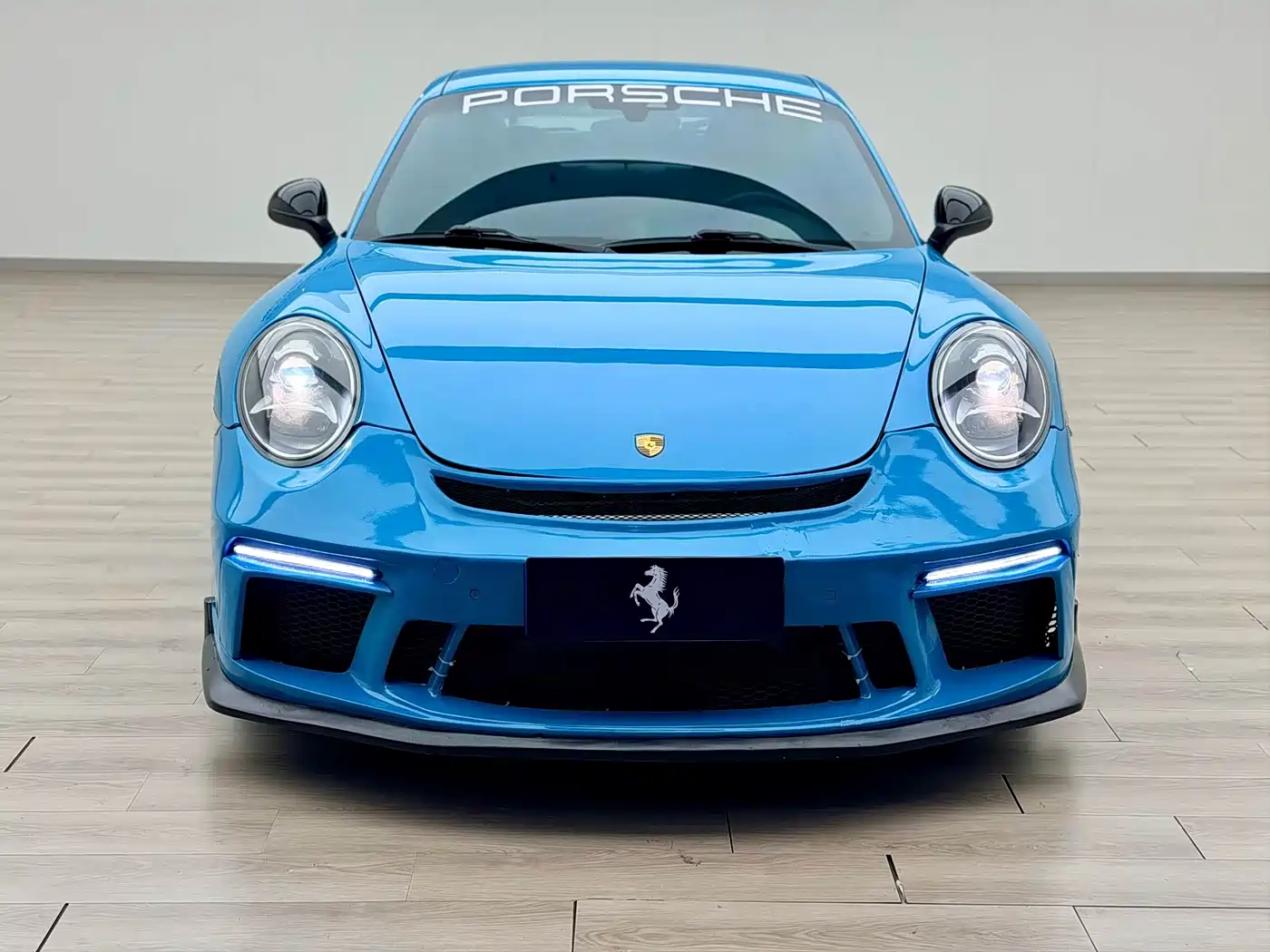 Photo 2 - Porsche 911