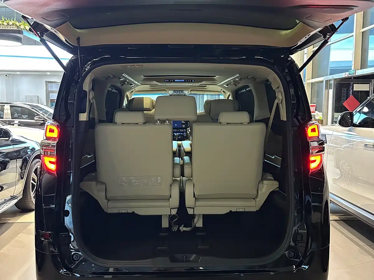Toyota Vellfire 2021 Crown Hybrid 2.5L HV Supreme Edition фото 20