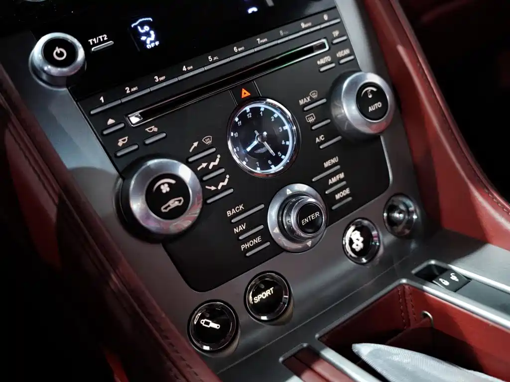 Aston Martin DB9 2014 2013 6.0L Coupe