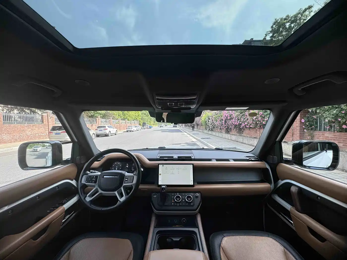 Land Rover Defender 2023 Model 110 3.0T P400 X-DYNAMIC HSE фото 6