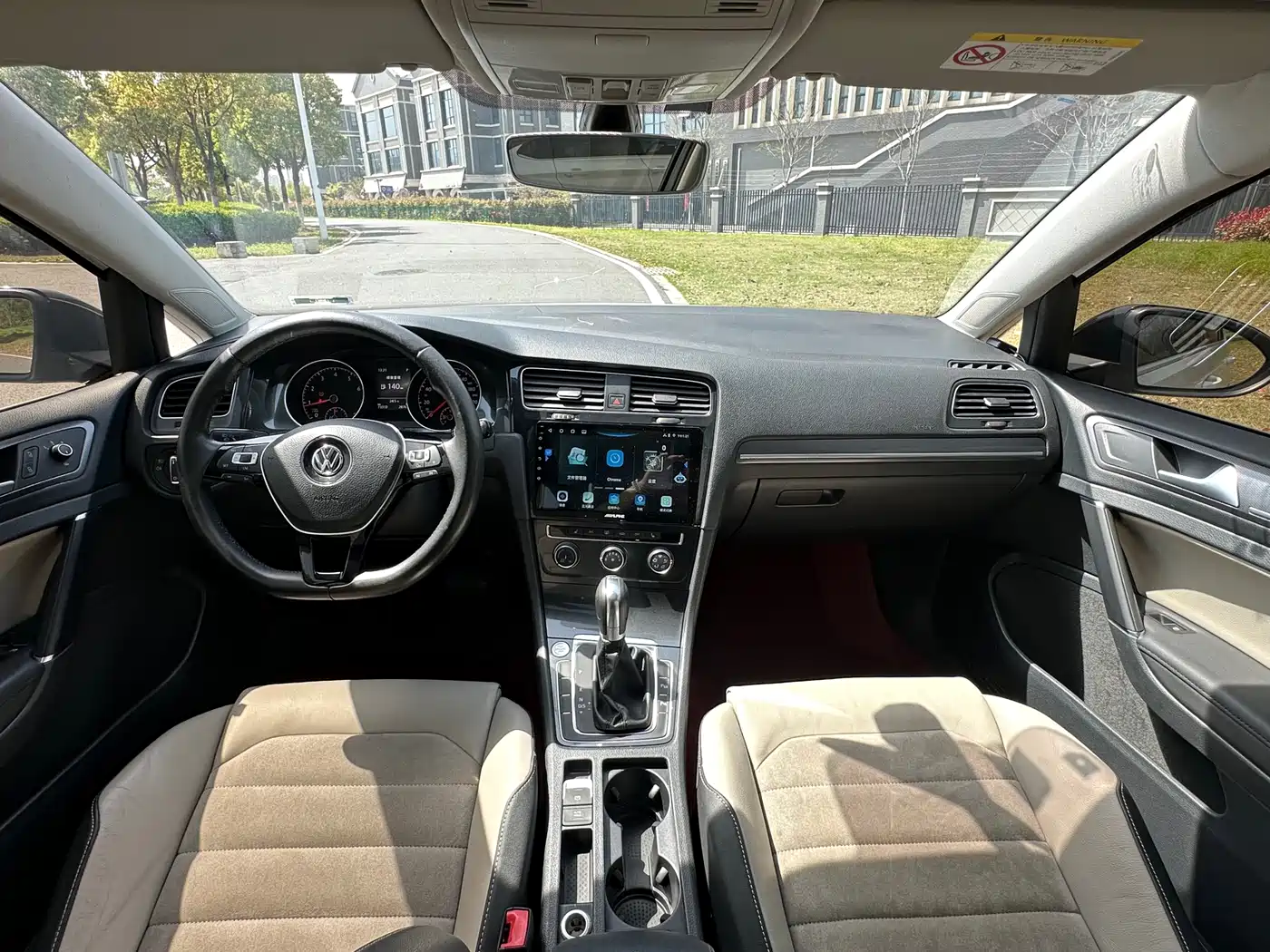 Volkswagen Golf 2017 230TSI Auto Luxury Millionth Anniversary Edition фото 6