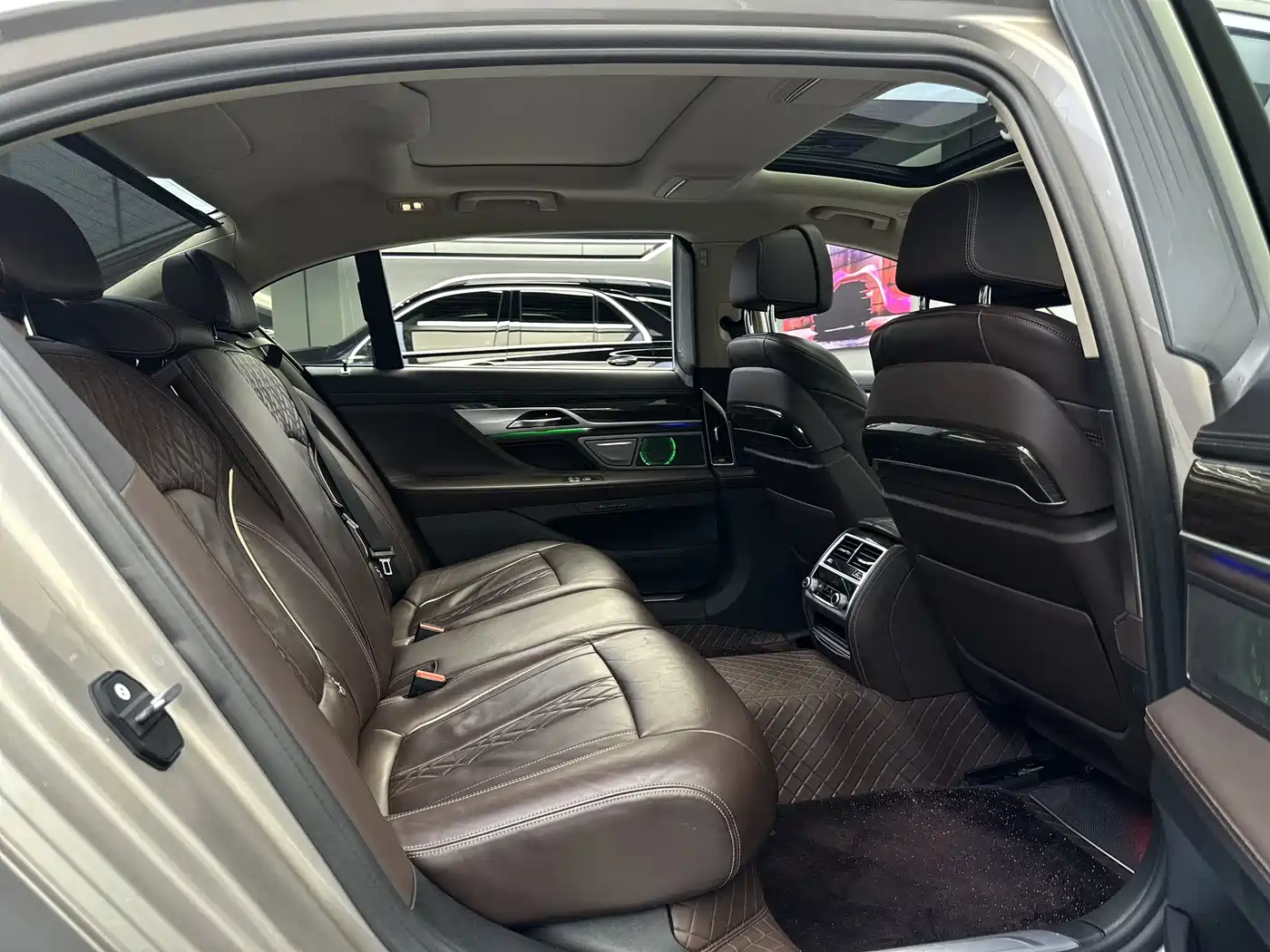 BMW 7 Series 2019 730Li Luxury Package фото 13