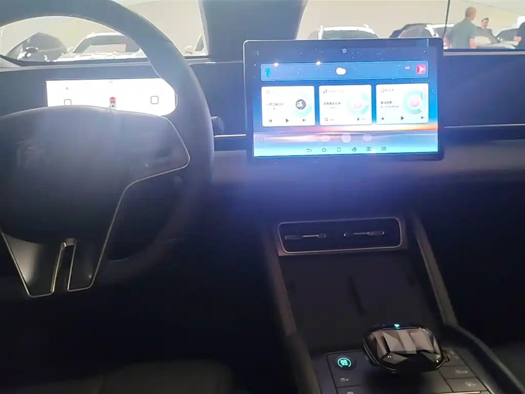 BYD Qin L 2024 DM-i 120KM Leading фото 10