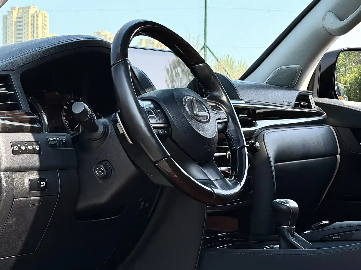 Lexus LX 2019 570 Dynamic Luxury Edition фото 15