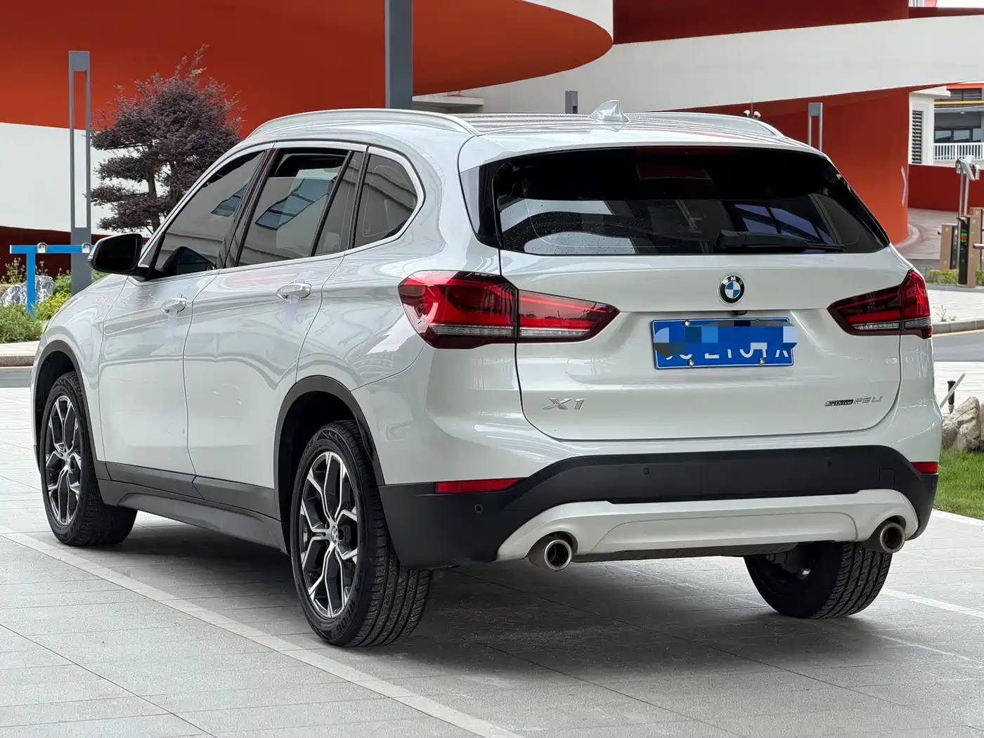 BMW X1 2022 sDrive25Li Leading фото 12