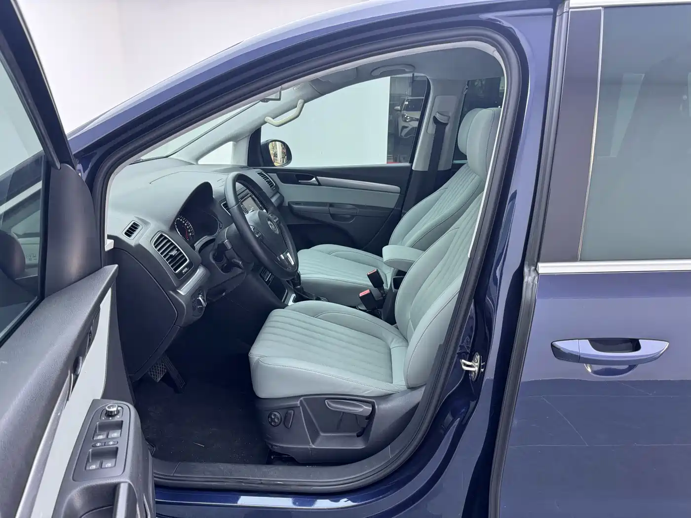 Volkswagen Sharan 2015 2014 2.0TSI Standard