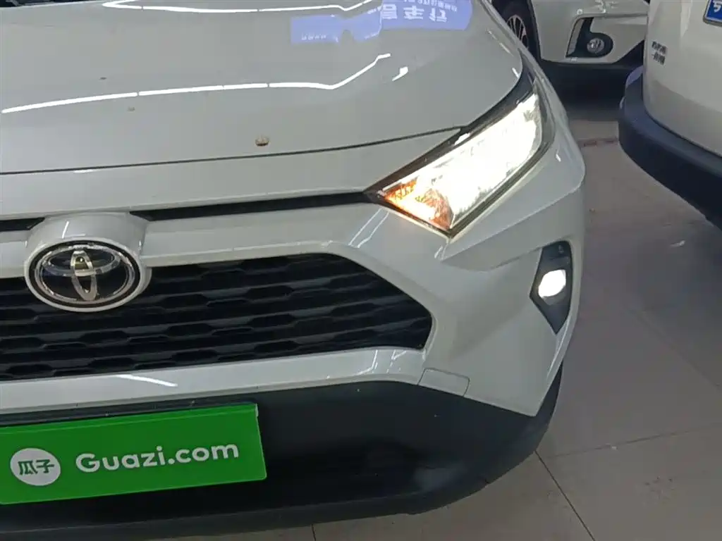 Toyota RAV4 Rongfang 2024 2.0L CVT FWD Urban Edition фото 24