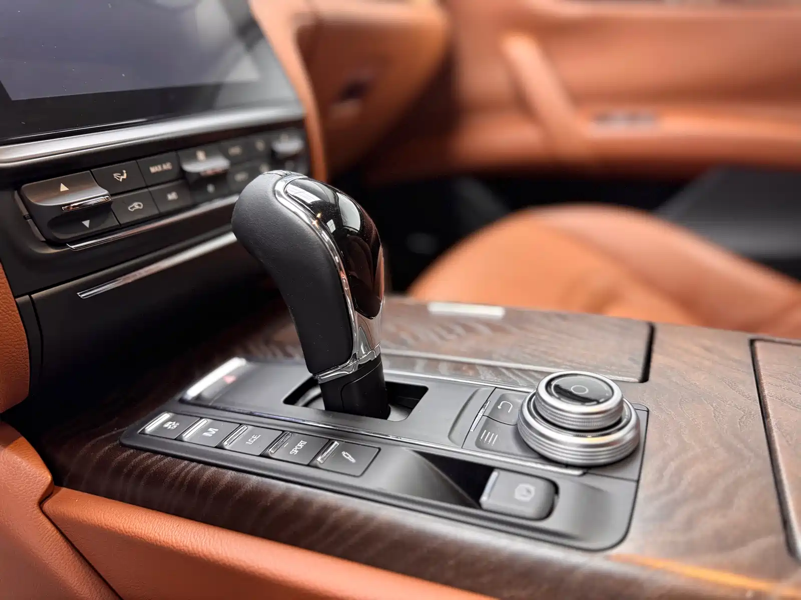 Фото 14 - Maserati Quattroporte