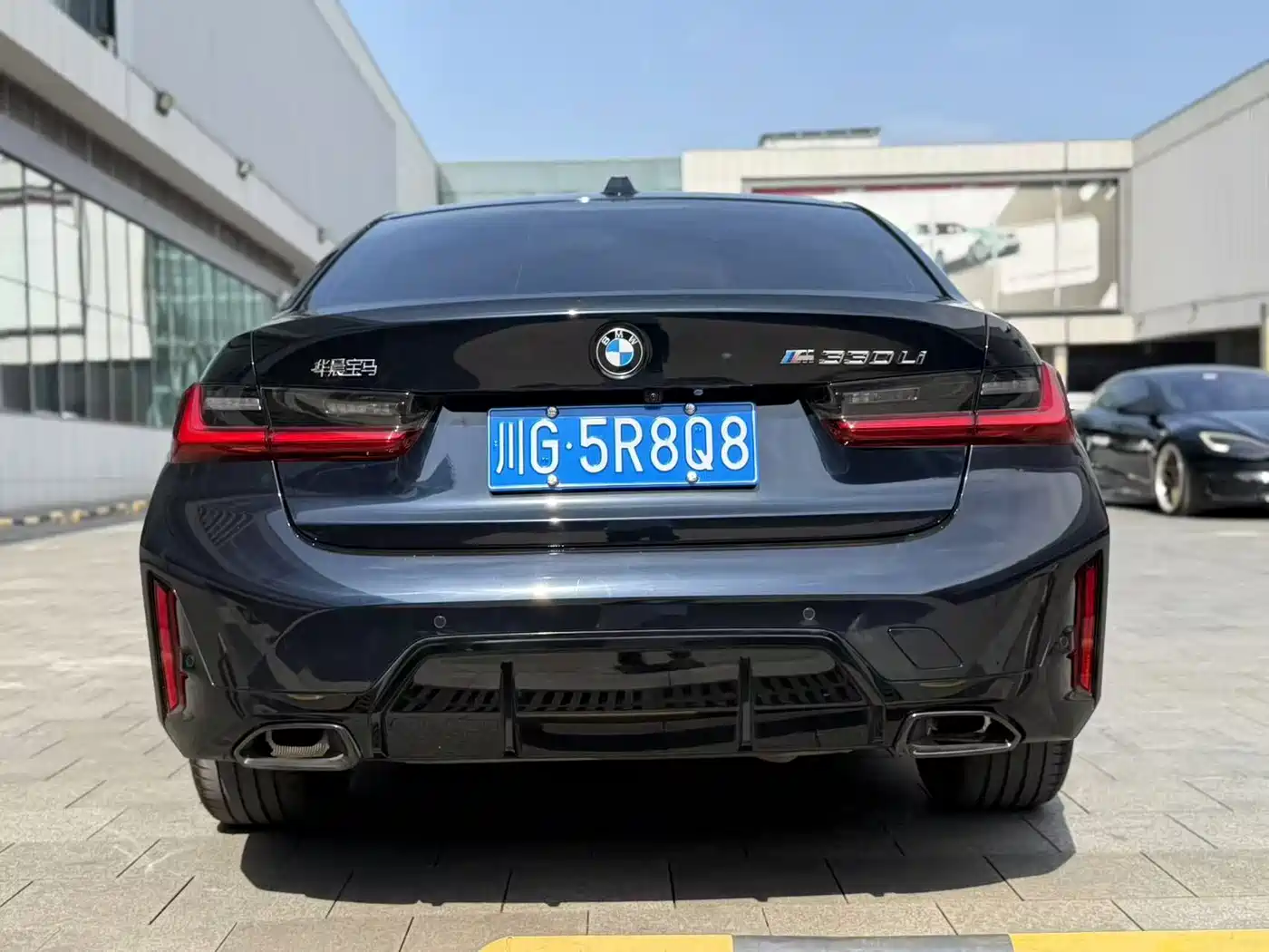 BMW 3 Series 2025 330Li M Sport Night Edition фото 8