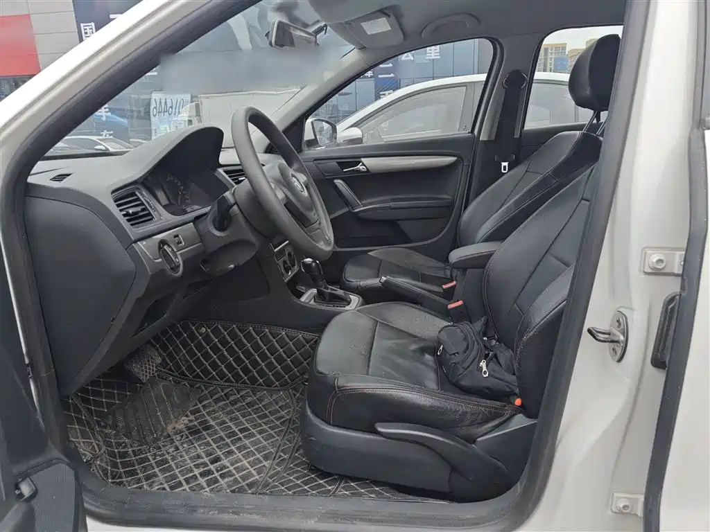 Volkswagen Lavida 2013 Facelift Classic 1.6L Automatic Trend фото 12