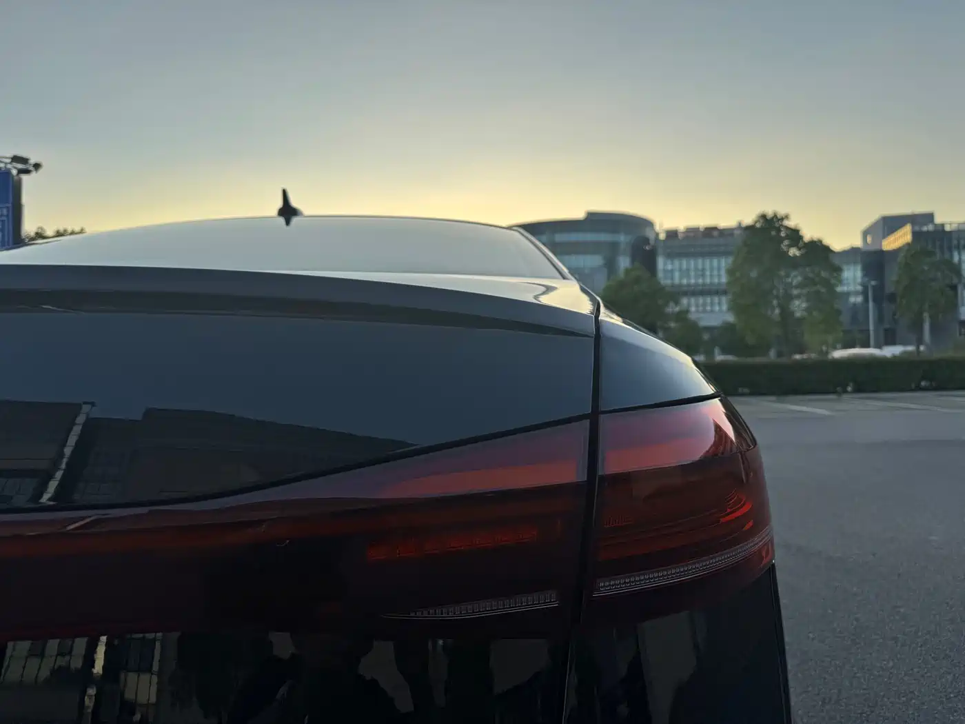 Volkswagen Passat 2024 330TSI Starlight Elite Edition фото 6