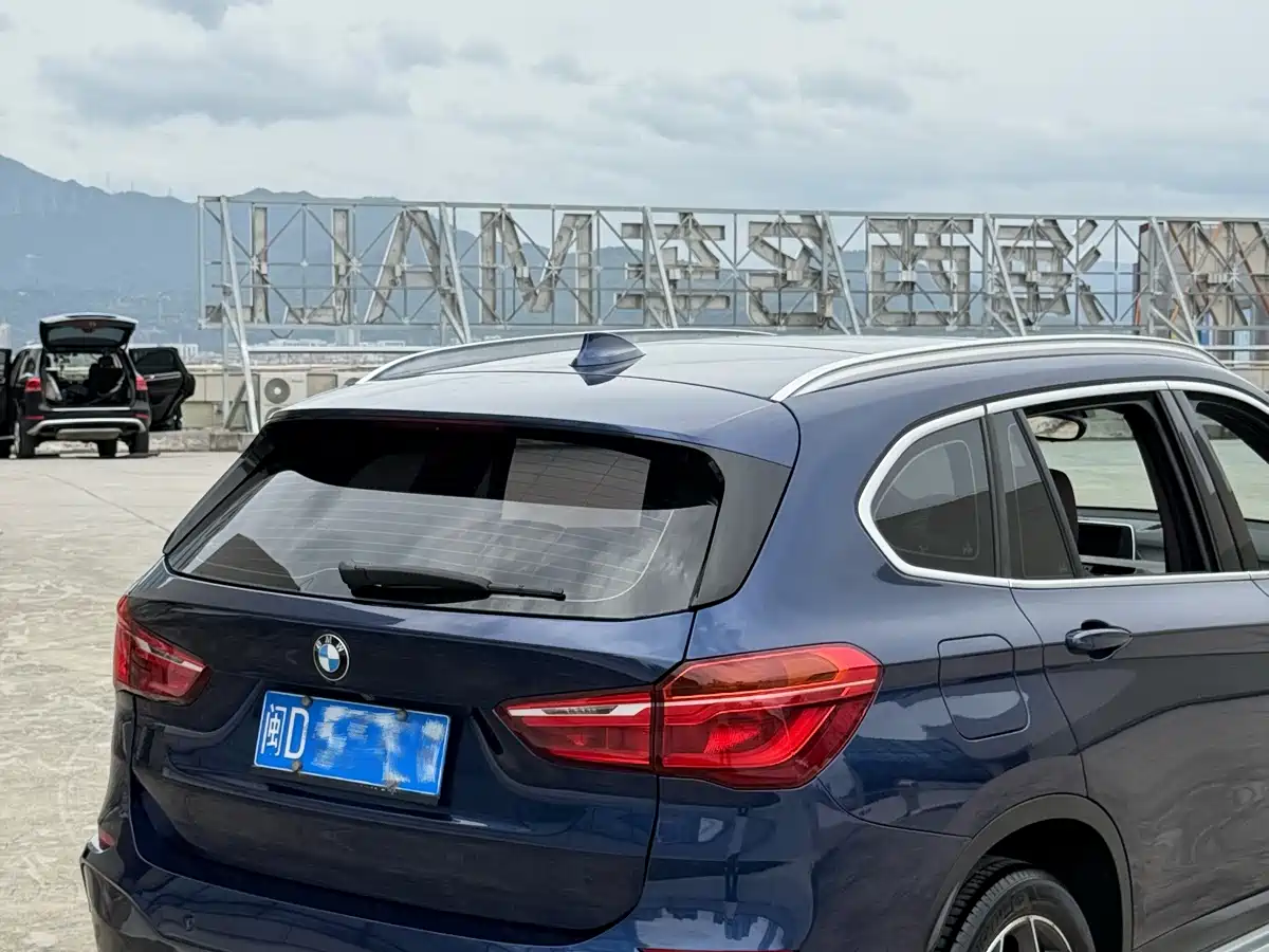 BMW X1 2018 sDrive18Li Premium Model фото 4