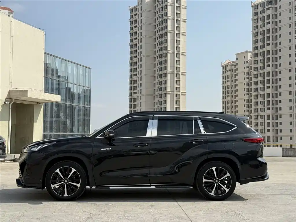 Toyota Crown Kluger 2021 2.5L HEV 4WD Luxury фото 8