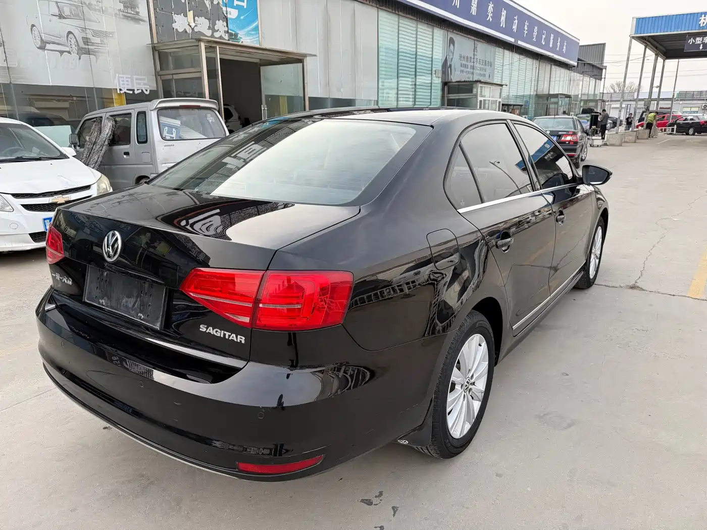 Volkswagen Sagitar 2015 1.6L Automatic Comfort фото 4