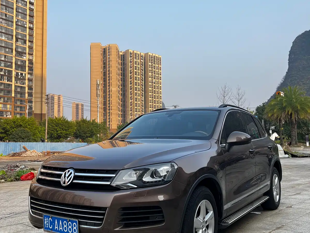 Volkswagen Touareg 2011 3.0TSI Premium фото 2