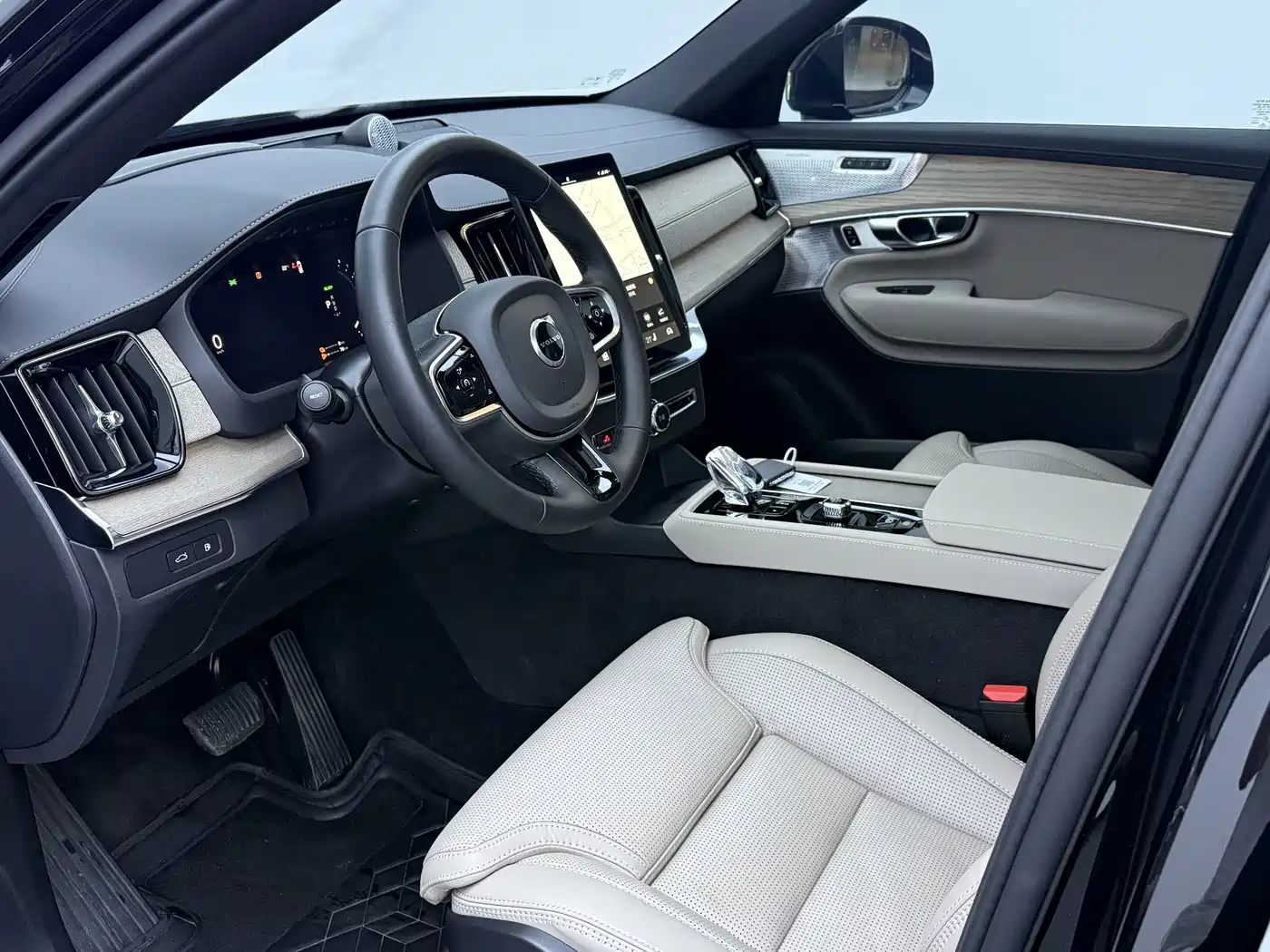 Volvo XC90 Plug-in Hybrid 2025 2025 Facelift T8 Smart Premium Luxury 7-seater