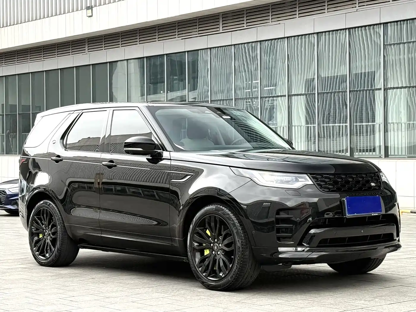 Land Rover Discovery 2021 360PS R-Dynamic S фото 3