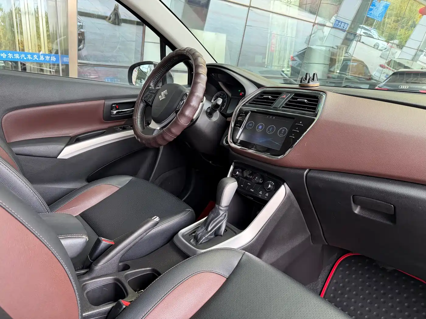 Suzuki Xiaotu 2017 2017 1.6L CVT 2WD Urban Progressive Edition