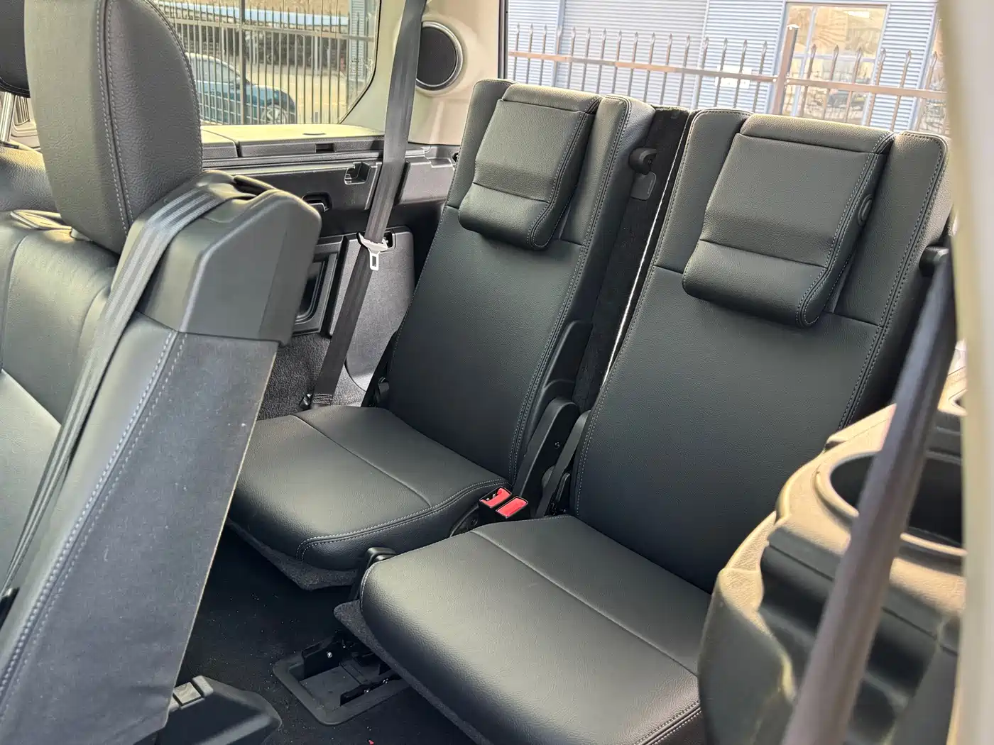 Land Rover Discovery 2015 3.0 SC V6 HSE фото 24