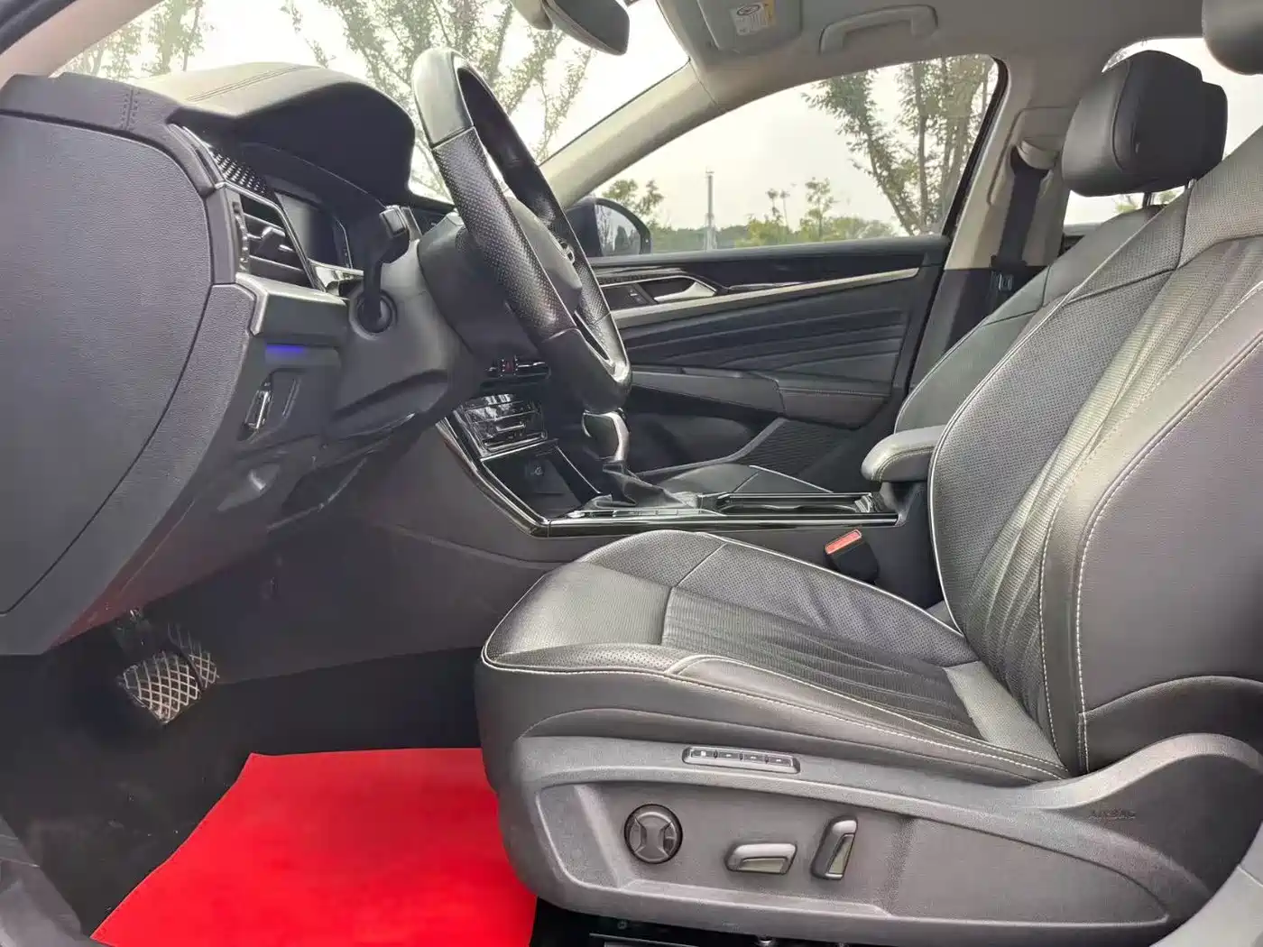 Volkswagen Passat 2022 330TSI Luxury Edition фото 7