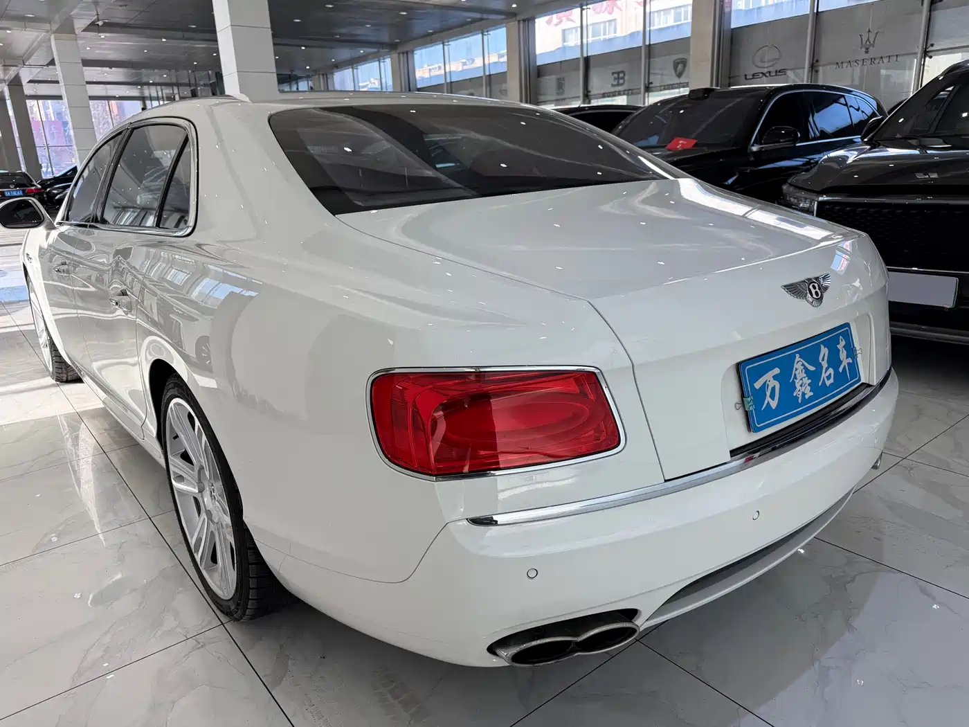 Bentley Flying Spur 2016 4.0T V8 Standard Edition фото 16