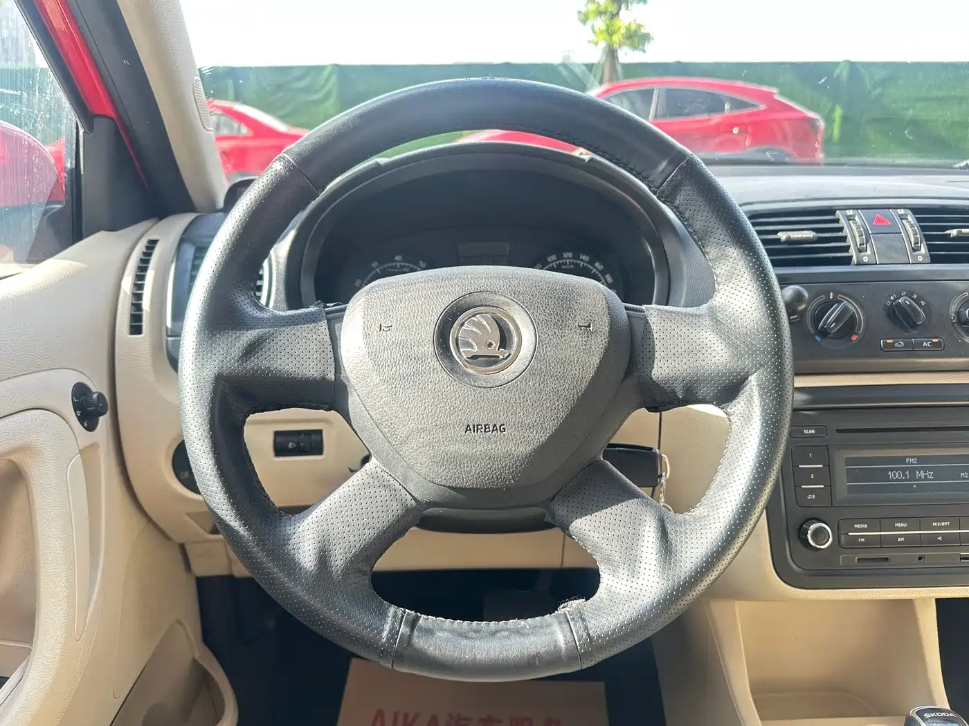 Škoda Fabia 2014 1.4L Automatic Crystal Edition фото 15